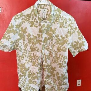 H&M Men's Sz S Tropical White and Olive Leaf Pattern Shirt